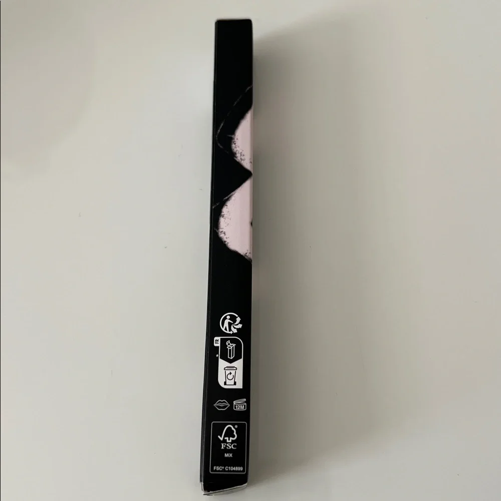 Fenty Beauty by Rihanna Trace'd Out Longwear Waterproof Pencil Lip Liner - Riri - Picture 8 of 11